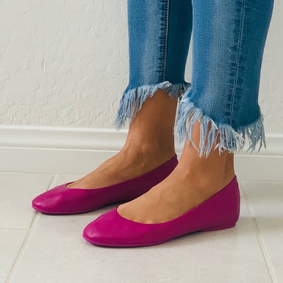 NIB Magenta Butter Soft Leather Ballet Flats - Picture 4 of 7